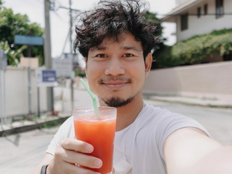 https://www.dropbox.com/scl/fi/j9ddhq59ymi6gdtoj1thb/Heads-Up-Dads-This-superfruit-juice-might-be-what-s-missing-in-your-diet-1.jpg?rlkey=qnlepdotwnicnksyxx60oac9u&st=b4vb5yrf&dl=0