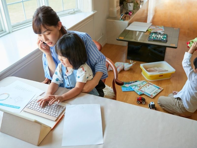 The Unspoken Struggles of Mompreneurs